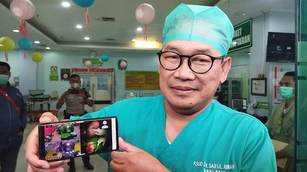 Operasi Pemisahan Bayi Kembar Siam Pertama di RSSA Malang Sukses
