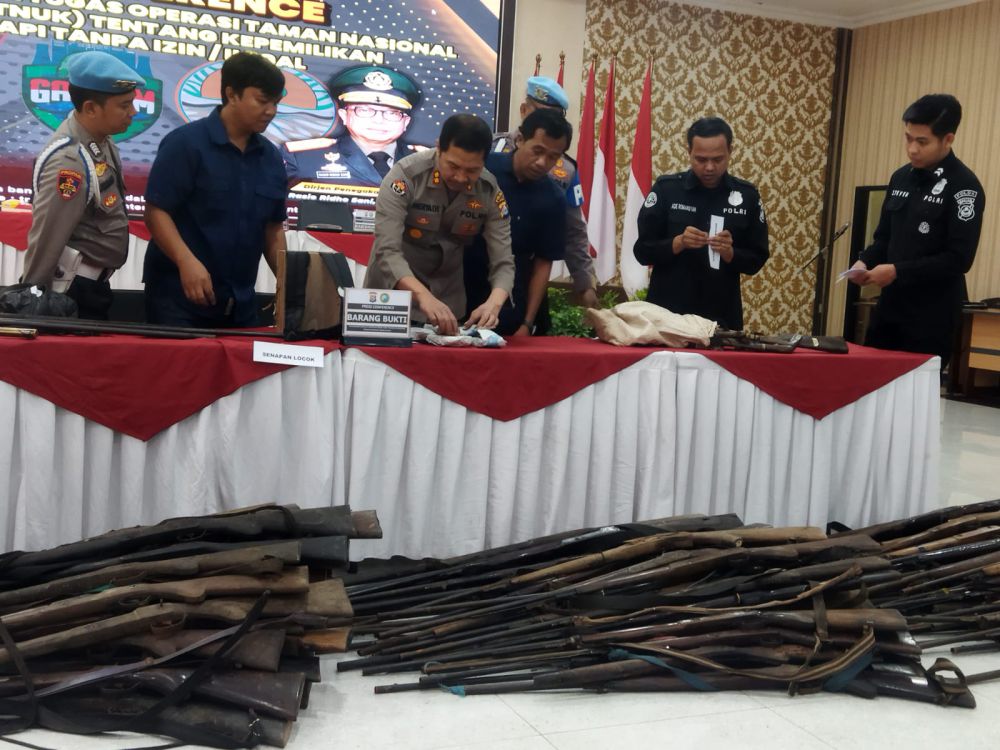 Polisi Kejar Enam Warga Terkait Perburuan Badak Jawa di TNUK