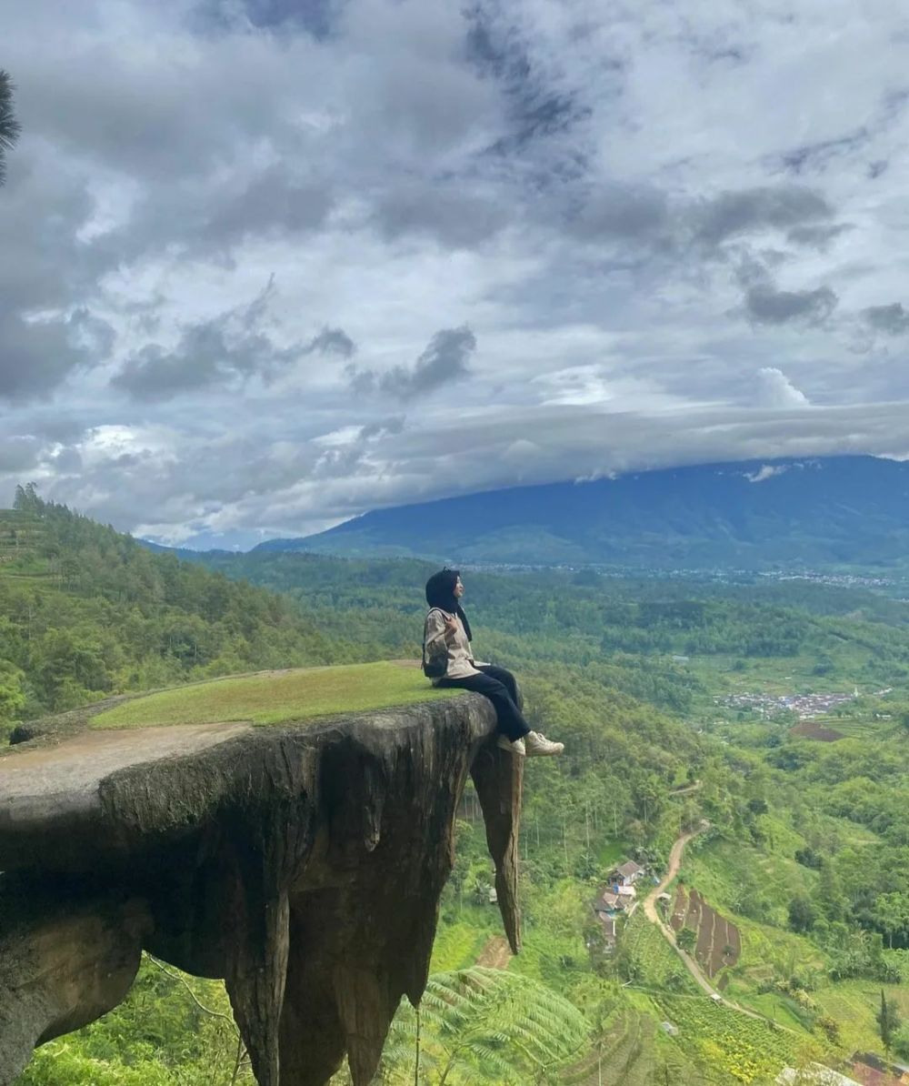 5 Wisata Menarik di Gunung Banyak, Paralayang Hingga Romantic Camp