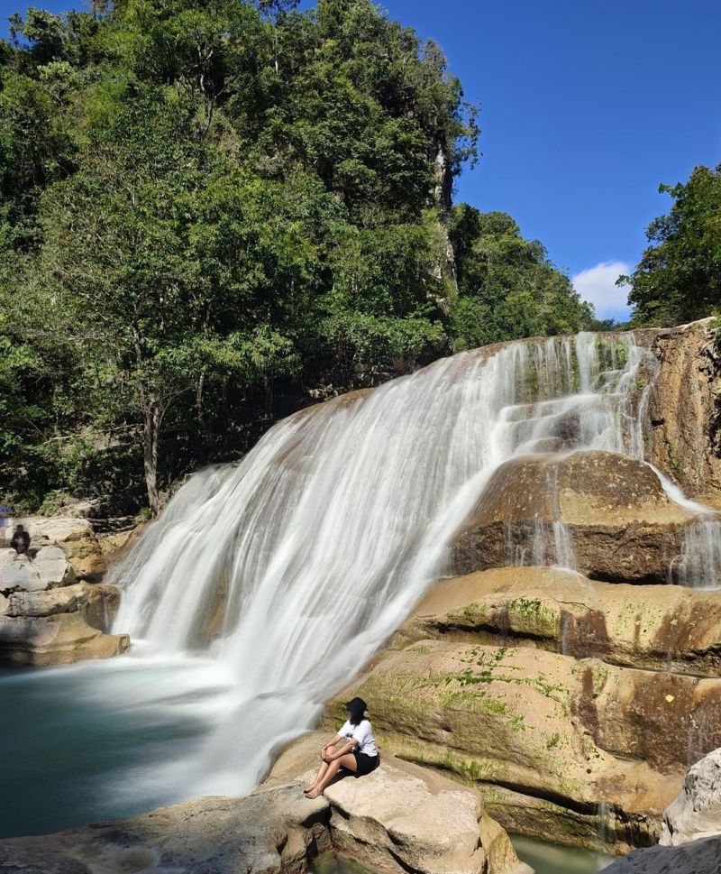 Air Terjun Di Sumba Dengan Pemandangan Mempesona