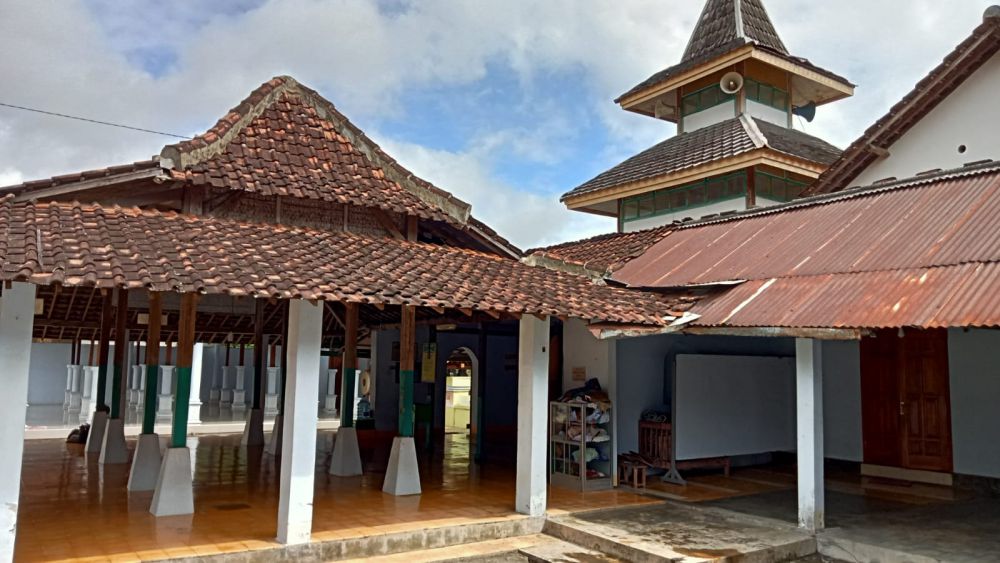 Masjid Tiban Tulungagung: Sejarah, Fakta, dan Lokasi