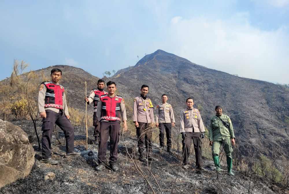 Polisi Kejar Pemburu Liar yang Membakar Hutan Gunung Arjuno