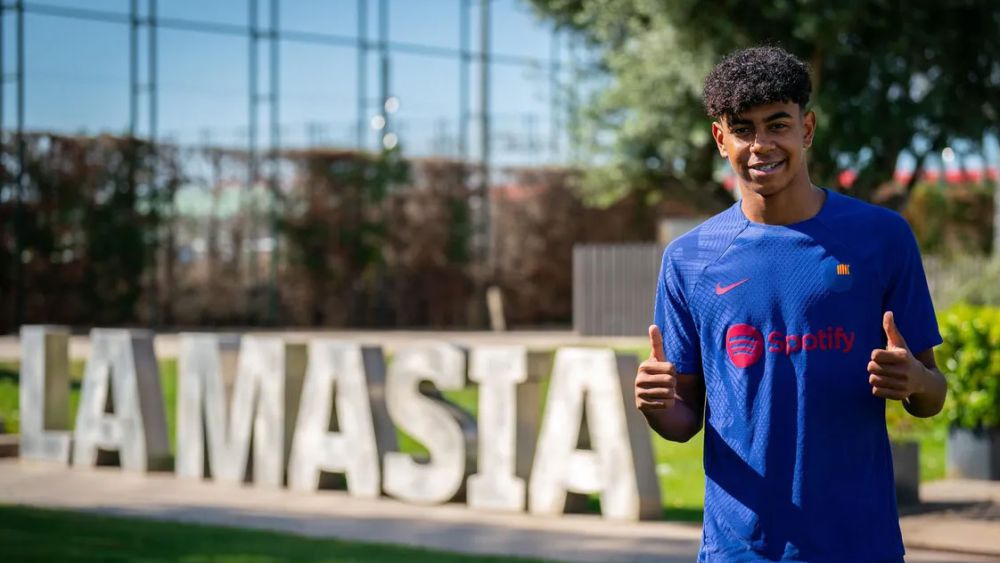 Lamine Yamal, Wonderkid Barcelona Yang Debut Pada Usia 15