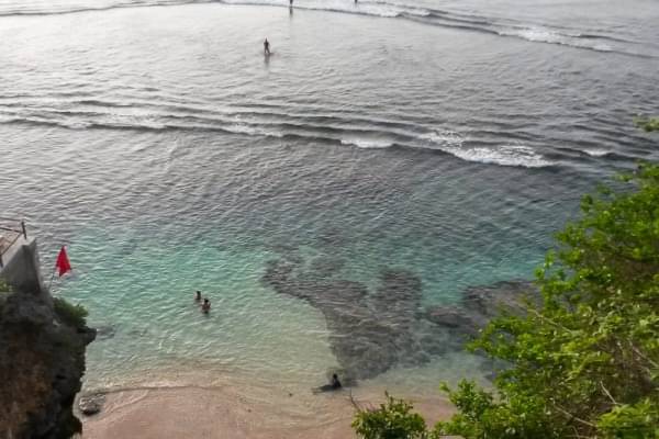 Tiket Masuk Pantai Suluban Bali, Surganya Para Surfer