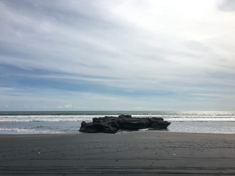 Tiket Masuk Pantai Pasut di Tabanan, Spot Foto Instagenic