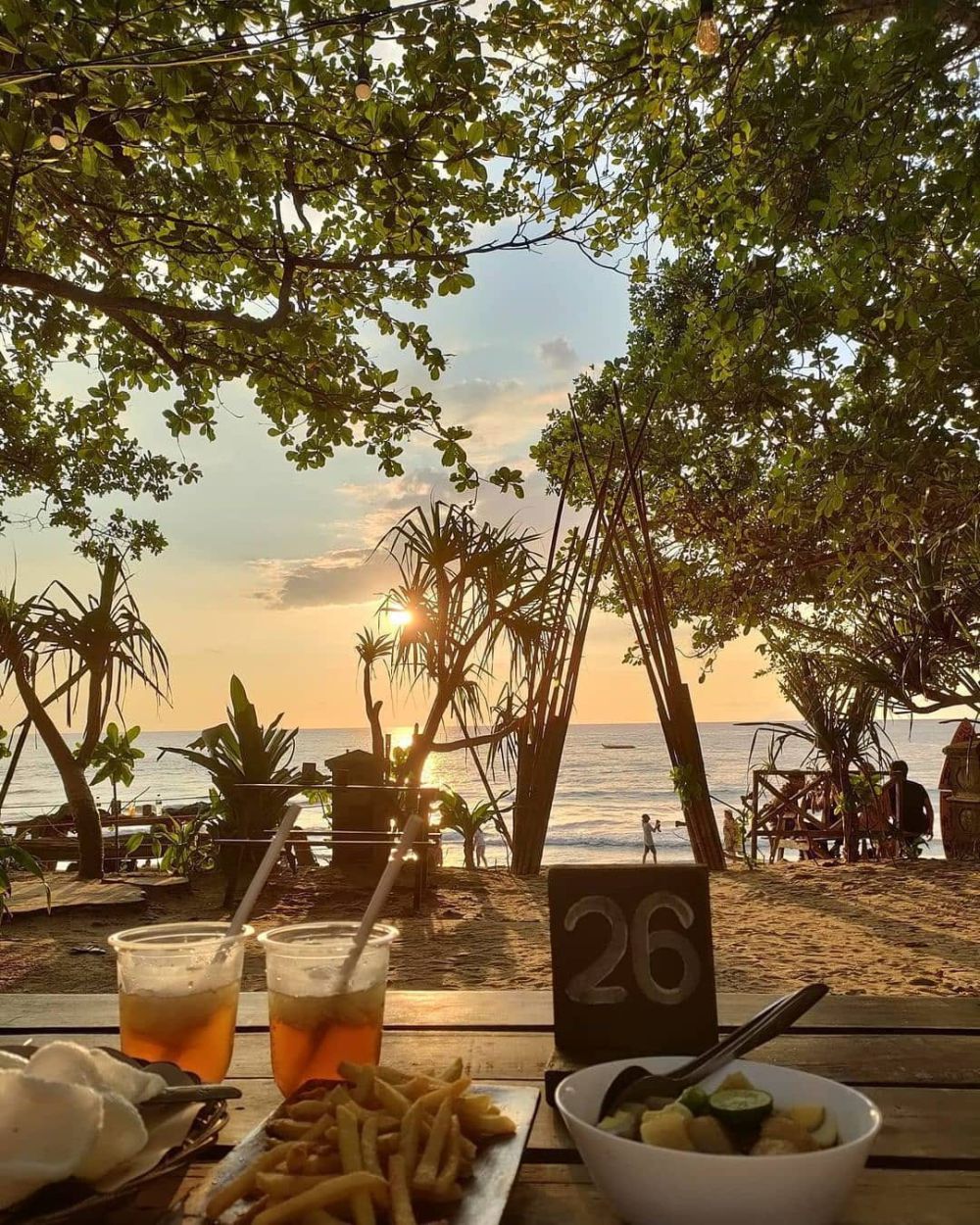 Pantai Pandan Carita Banten Suasananya Mirip Bali