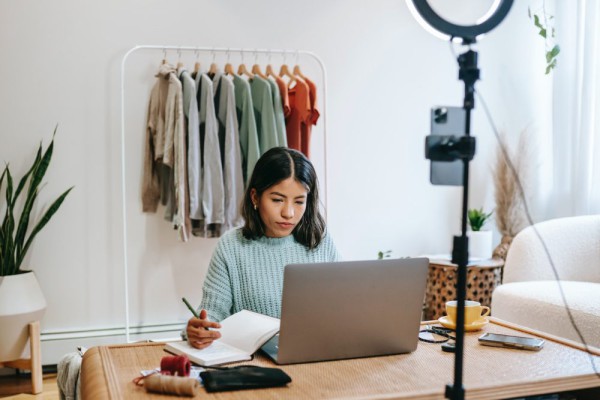 4 Tips Nekat Memulai Berbisnis Online dari Rumah, Cocok untuk IRT!