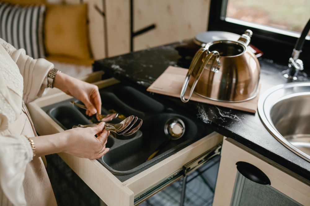 7 Trik Menata Barang di Dapur agar Lebih Teratur dan Efisien