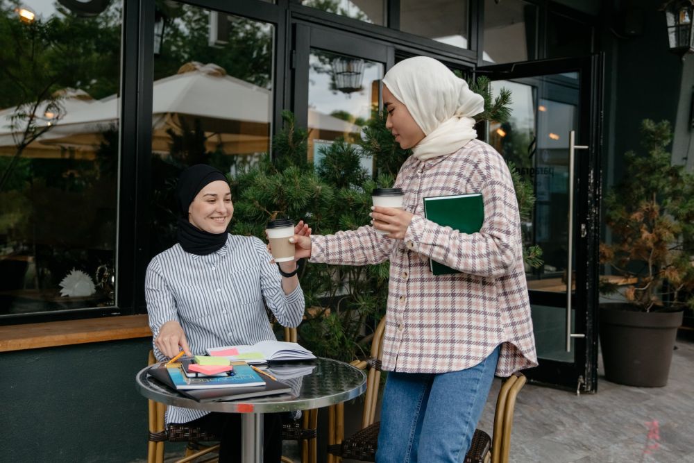 15 Etika Tak Tertulis saat di Kafe, Sopan dan Adab Itu Wajib