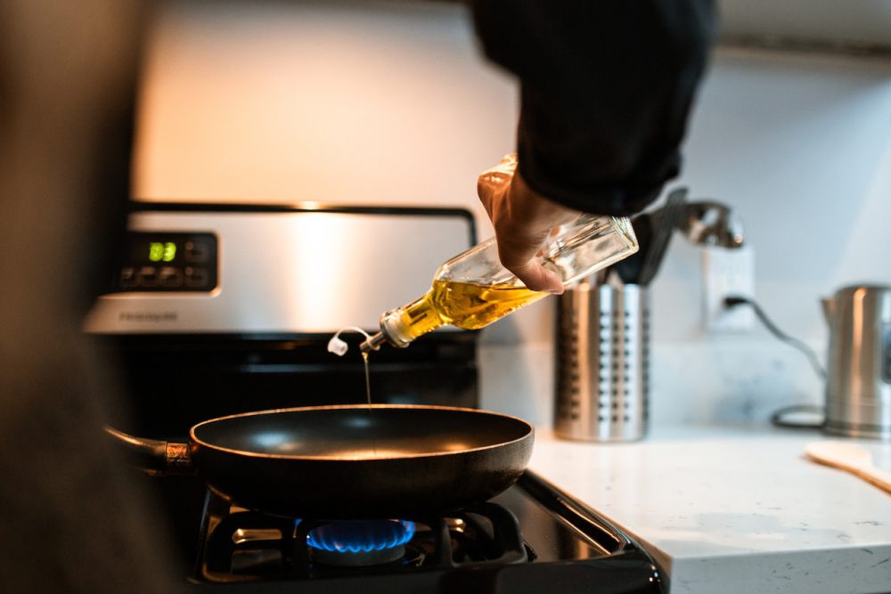 6 Teknik Memasak Ala Chef Profesional Yang Mudah Diikuti