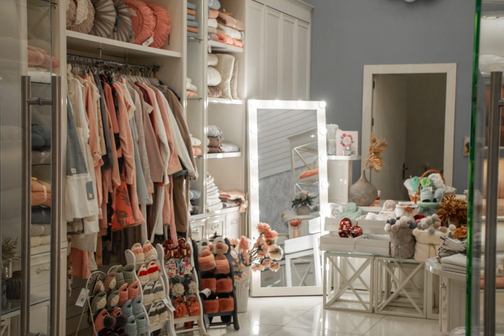 5 Tips Membuat Wardrobe Minimalis, Kamar jadi Makin Rapi