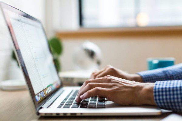 5 Tips Mencegah Laptopmu Diretas oleh Hacker, Jaga Keamanannya!