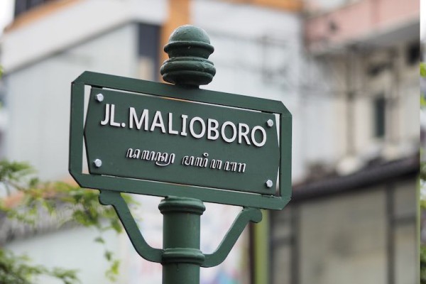 15 Tips Kunjungi Malioboro Versi Warga Lokal, Nyaman dan Murah
