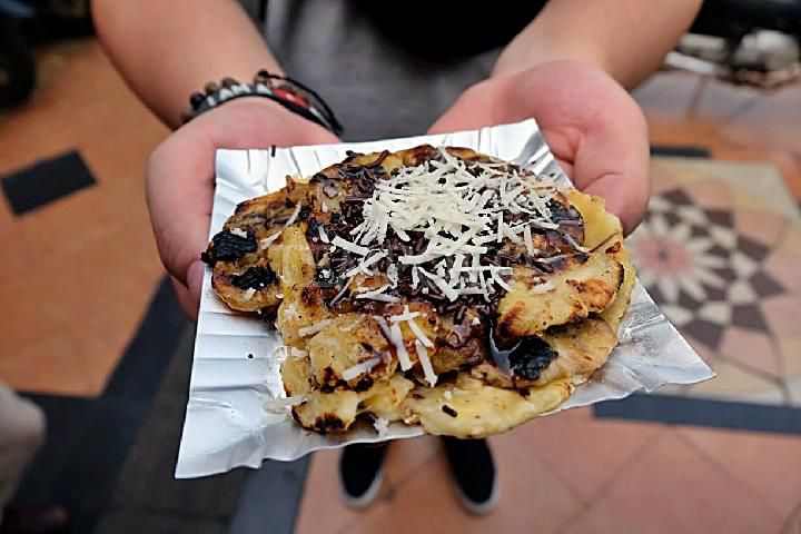 Rekomendasi Street Food Populer Pasar Semawis Pecinan Semarang