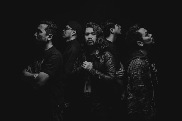 Album Painful By Kisses Sarat Kritik Kejahatan Seksual Anak