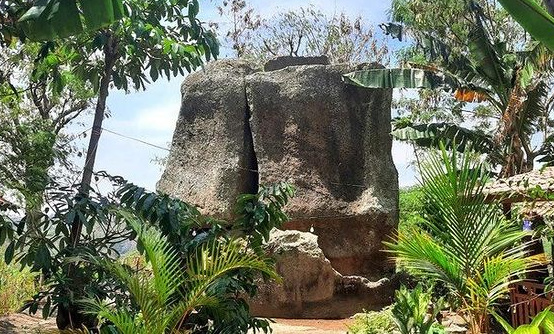 Situs Megalitikum Watu Lawang, Kiblat Datangnya Musim Kemarau