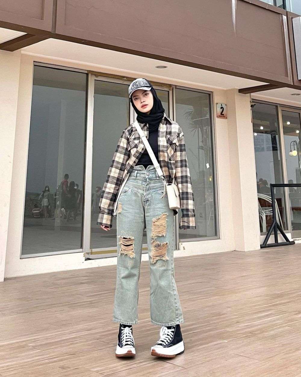 9 Padu Padan OOTD Hijab Boyish, Tampil Super Modis Dan Trend