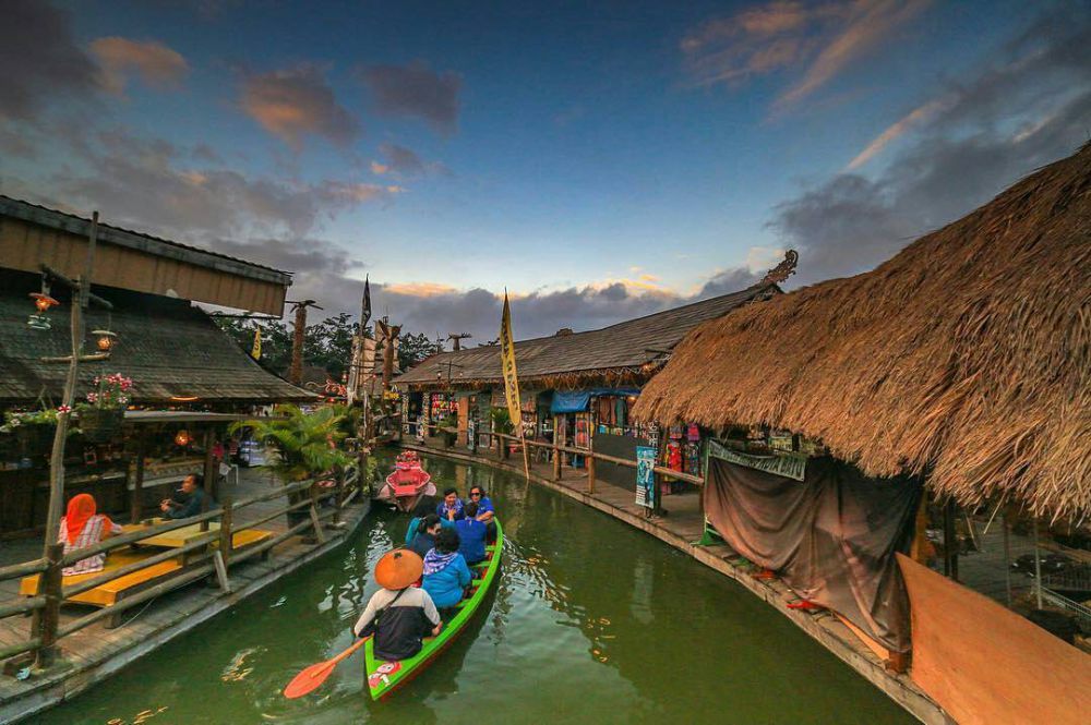 Pasar Apung Kota Batu, Info dan Daya Tarik yang Dimiliki