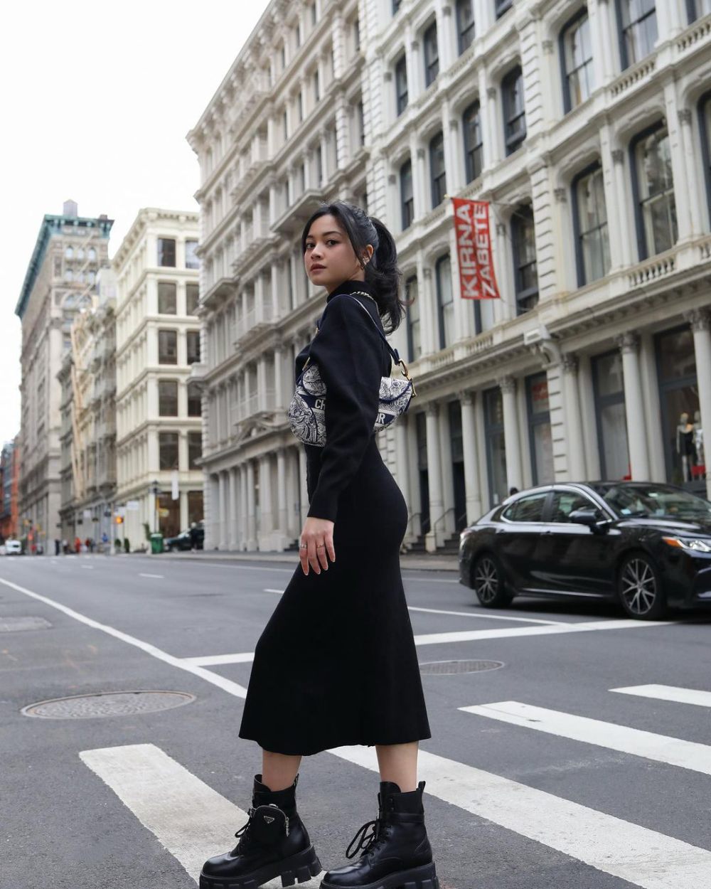 11 Ide Outfit Street Style ala Yoriko Angeline, Manis nan Menawan!