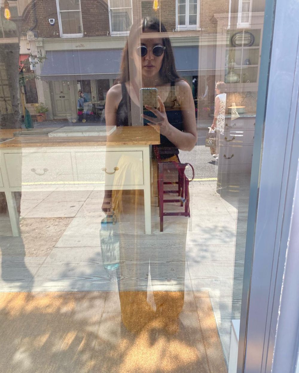 10 Potret Mirror Selfie Hannah Al Rasyid di Berbagai Tempat, Keren!