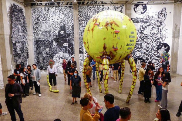 Karya Instalasi indieguerillas di Pacific Place Jakarta, Harper's Bazaar