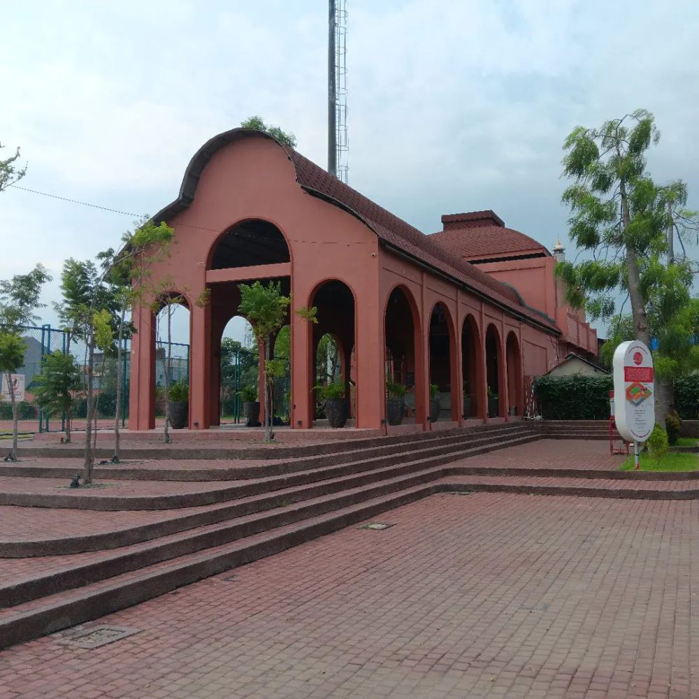 Museum Olahraga Surabaya: Lokasi, Harga Tiket dan Koleksi 
