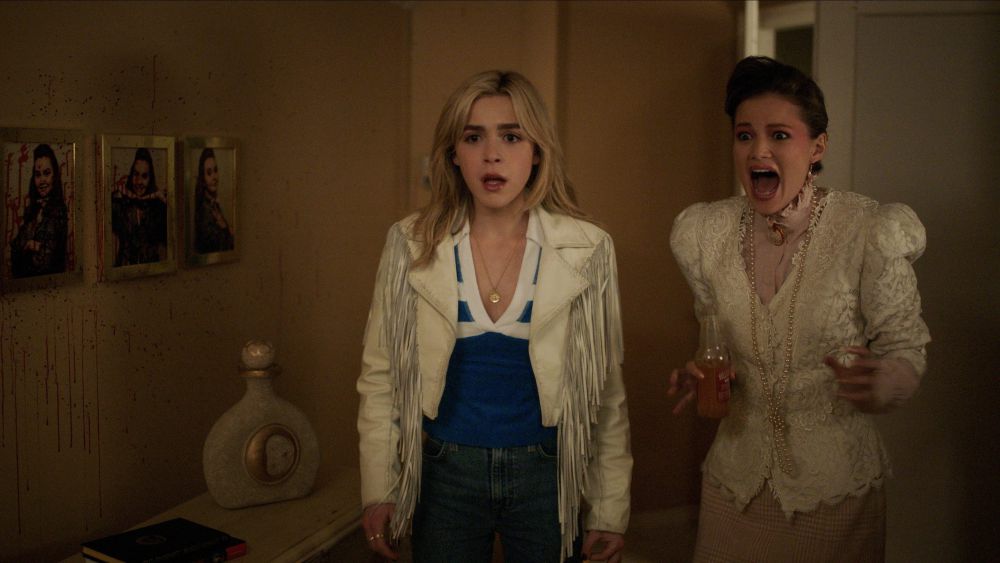 9 Rekomendasi Film dan Serial Kiernan Shipka, Terbaru Totally Killer!