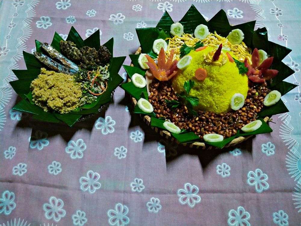 Tips Menghias Tumpeng Nasi Kuning