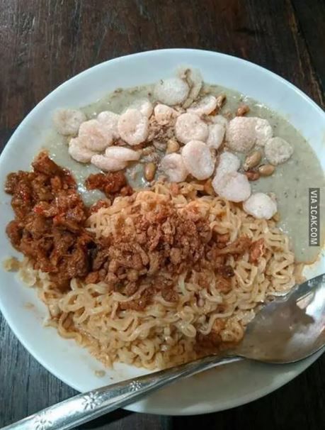 10 Potret Penyajian Bubur Ayam Gak Biasa, Sekte Baru Lagi, Nih!