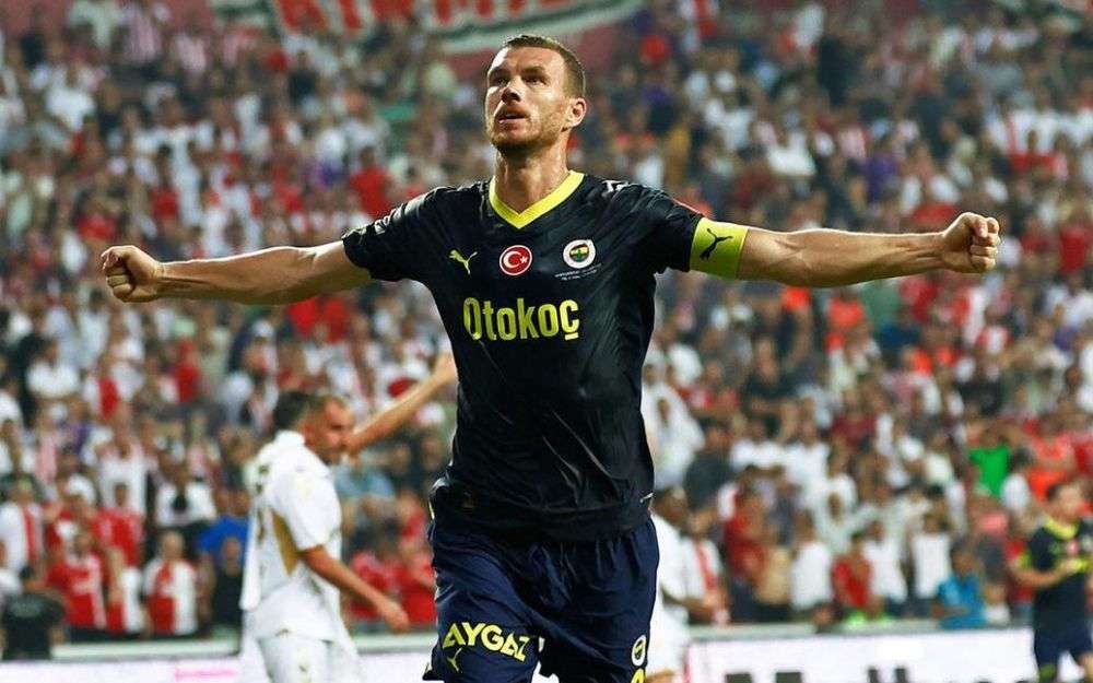 5 Pemain Tertua Di Skuad Fenerbahce 2023/2024, Jadi Andalan?