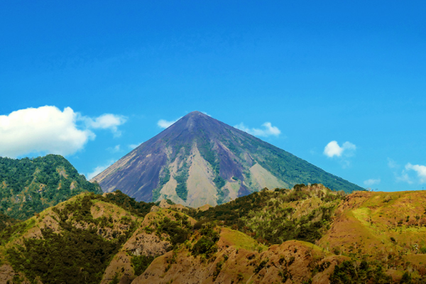 Pendakian Gunung Cikasur dan Piramid Via Bondowoso Ditutup