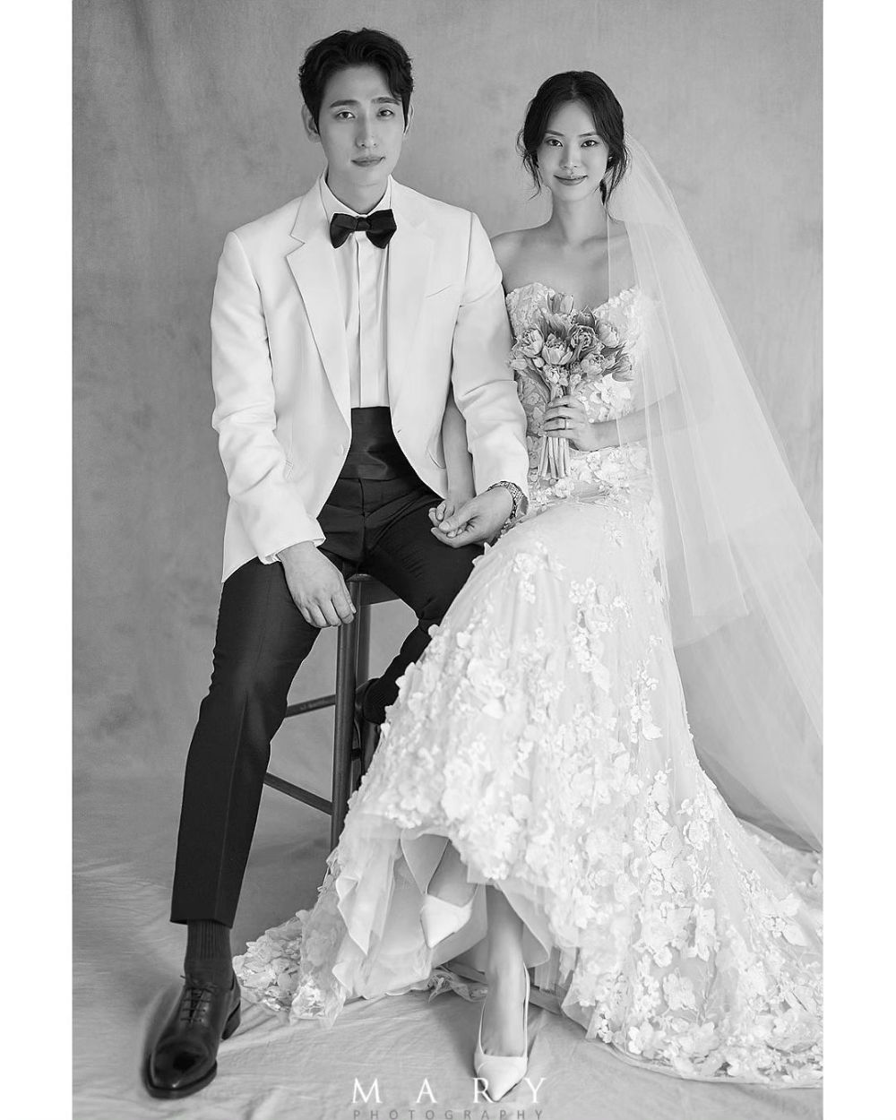 Potret Prewedding Yoon Park dan Kim Soo Bin