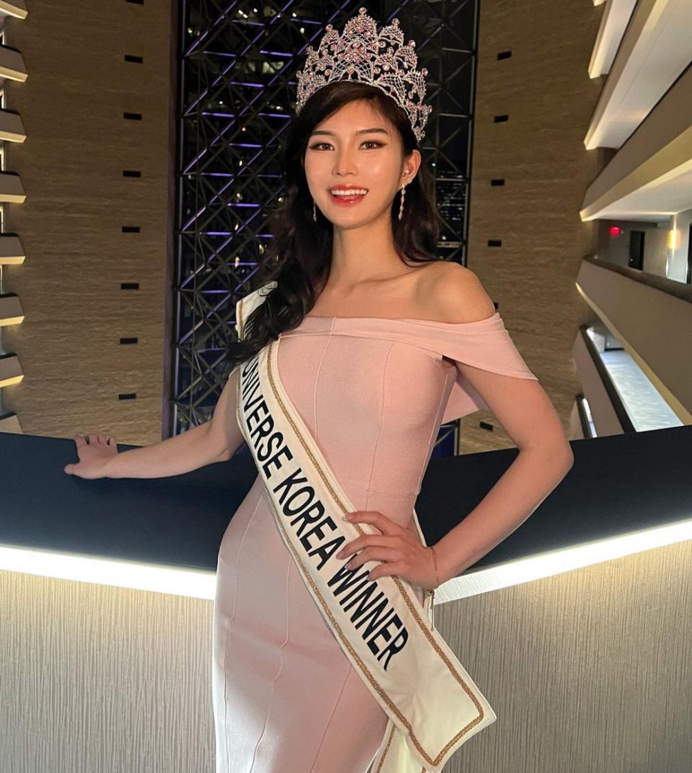 7 Potret Kim So Yun Miss Universe Korea 2023, Pesona Idol!