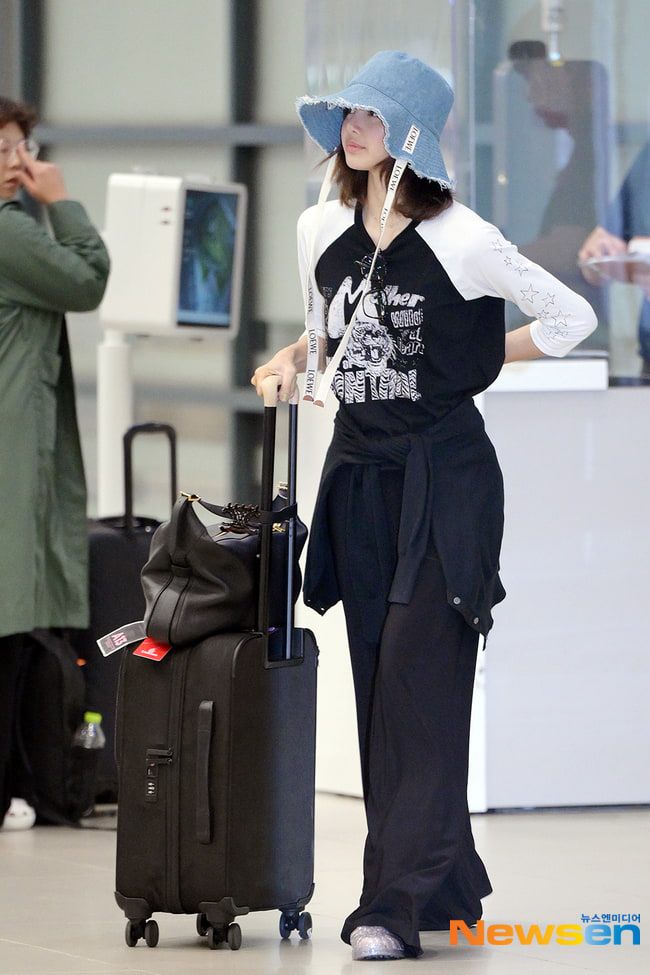 10 Airport Fashion Terbaru Lisa BLACKPINK, Mudah Disontek!