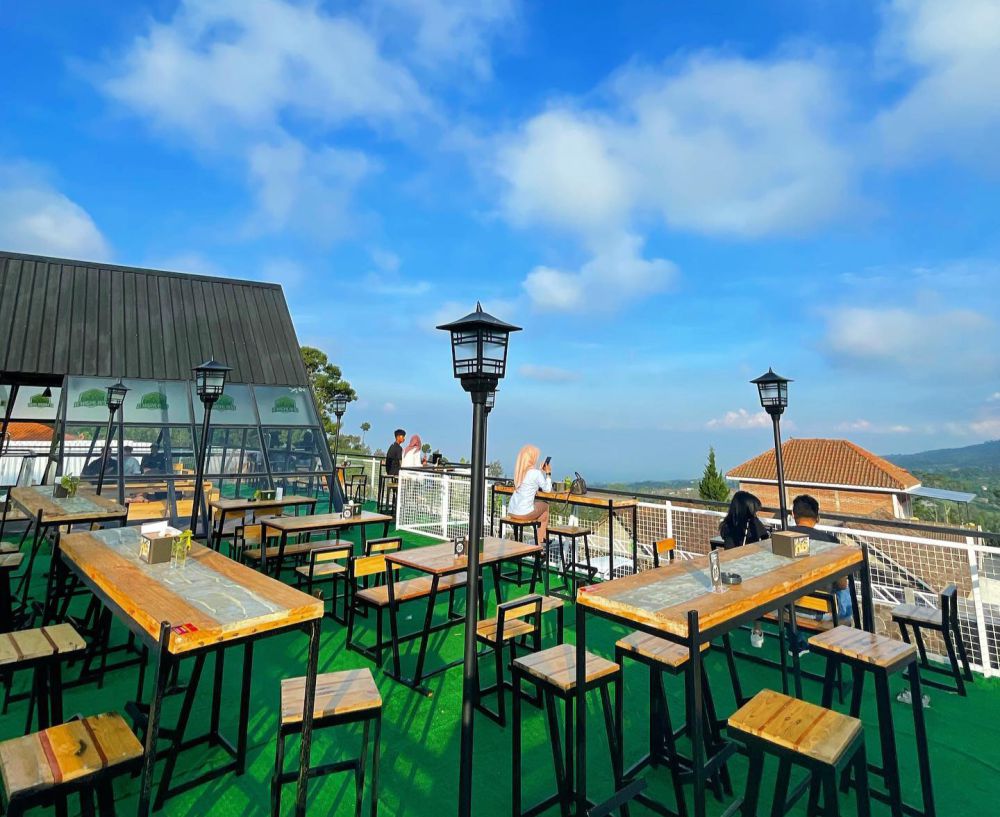 8 Cafe di Boyolali dengan Konsep Makan With A View Merapi dan Merbabu