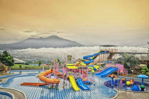7 Waterpark di Kota Wisata Batu, Yuk Ngadem Sambil Main Air!