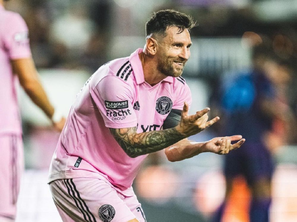 Messi Minta Maaf ke Fans di Hong Kong Gegara Cuma Duduk di Bench