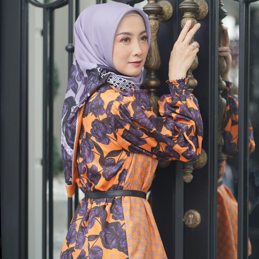 8 Aktris Lawan Main Adipati Dolken di Film dan Series Indonesia