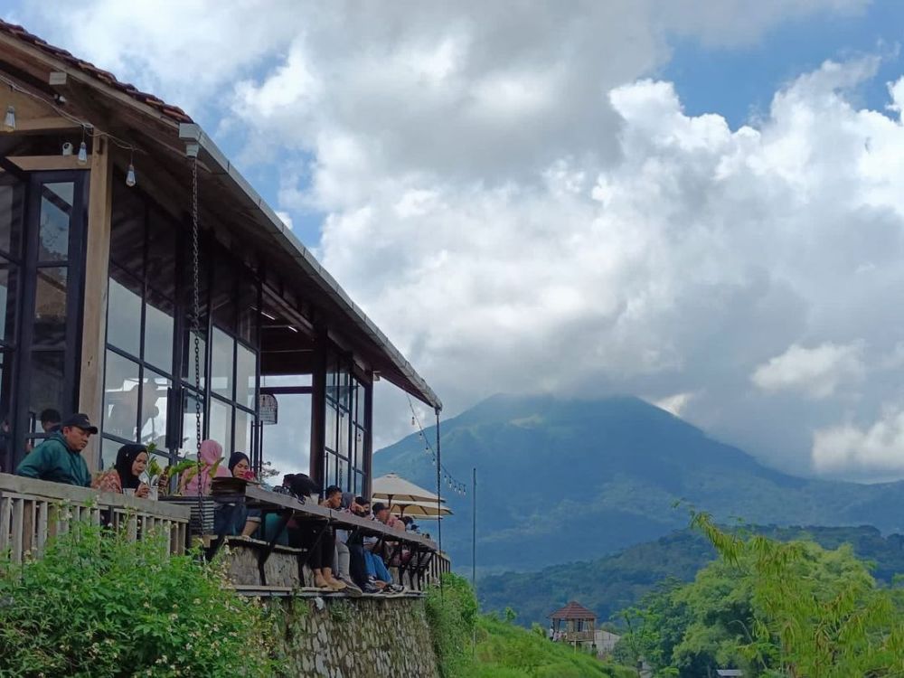 8 Kafe dengan Pemandangan Alam di Mojokerto, Panoramanya Memukau!