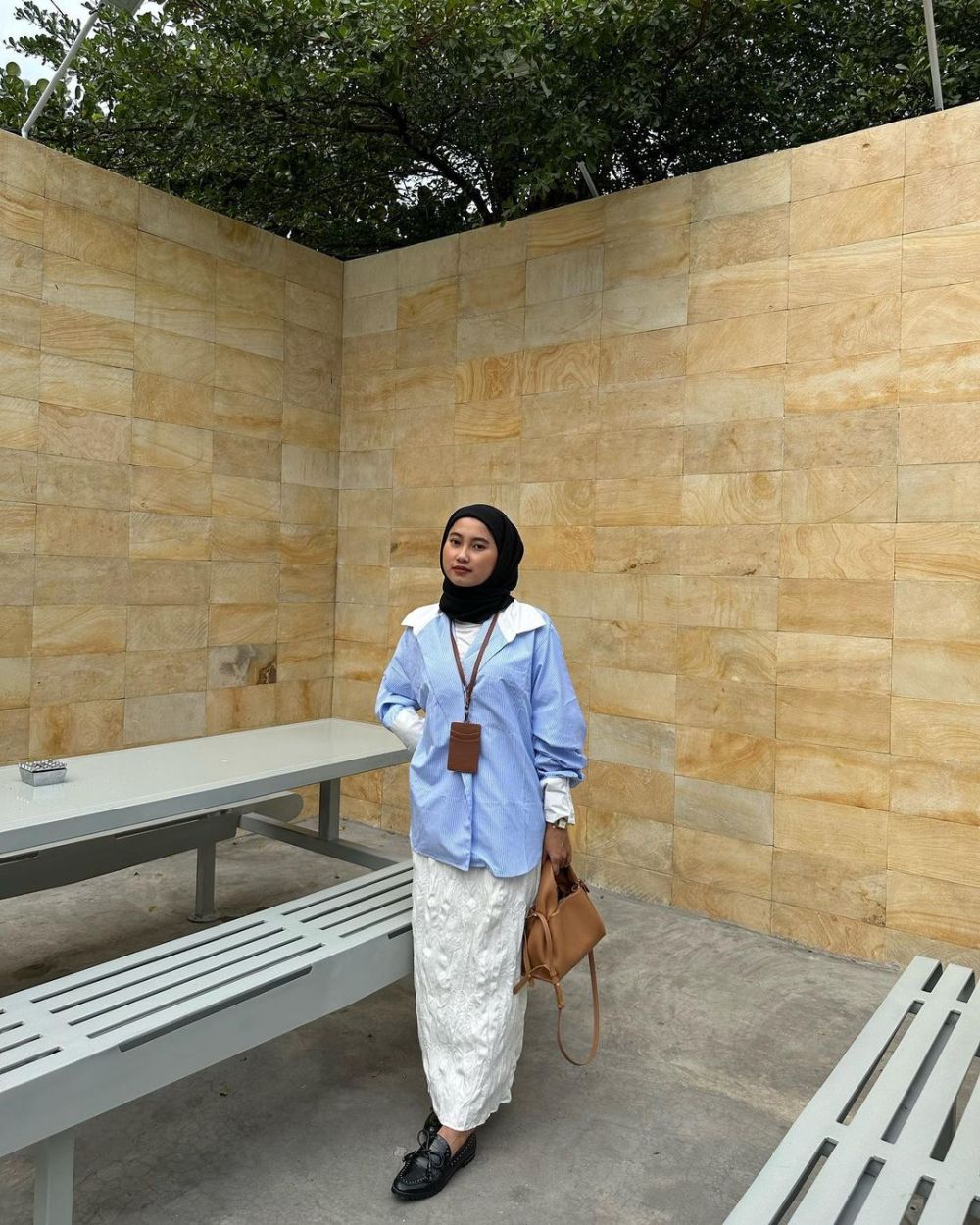 9 Inspirasi OOTD Ngantor Look Elegan ala Influencer Hijab!
