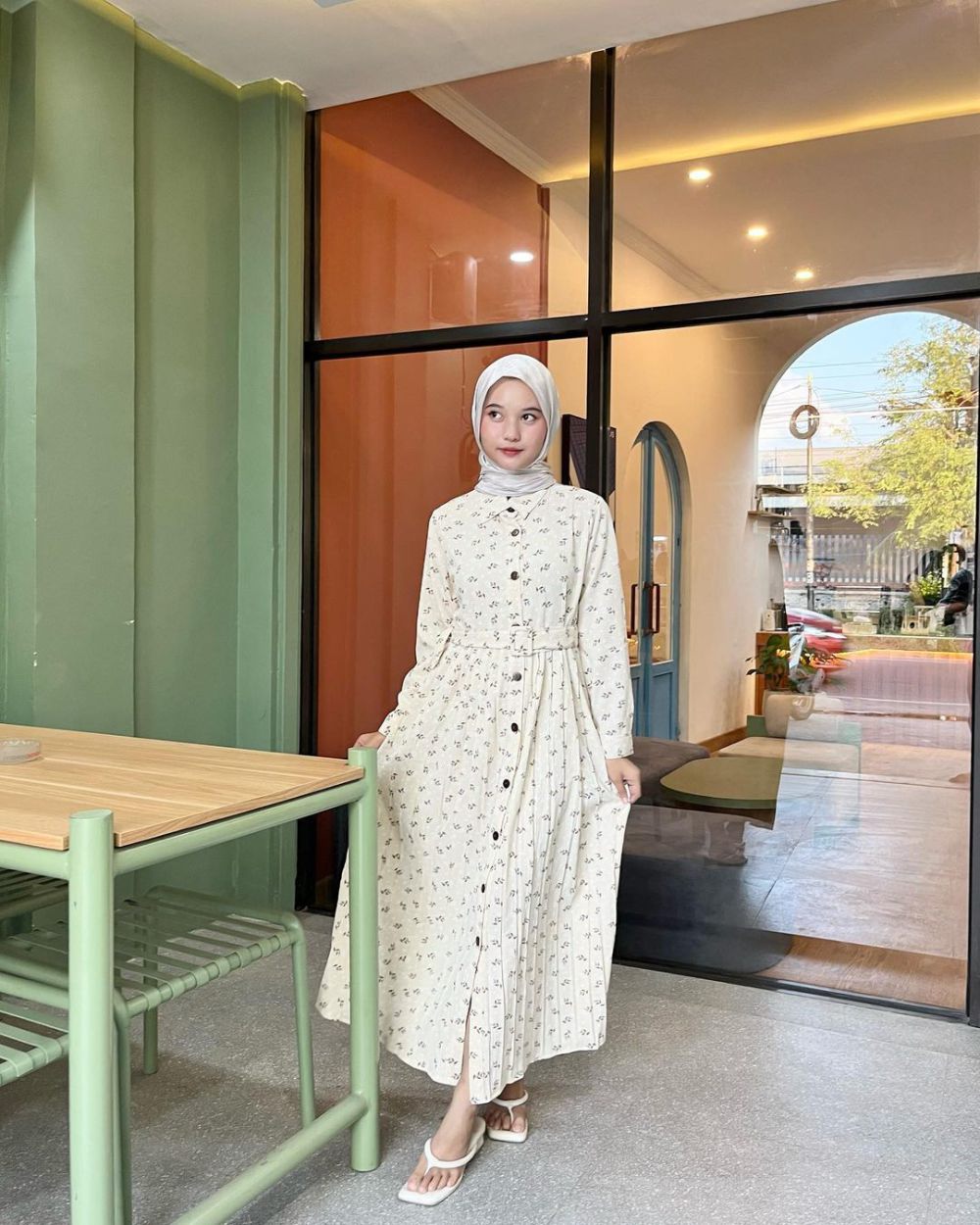 8 Inspirasi Model Dress ala Siska Amera, Cocok buat Girls Day Out! 