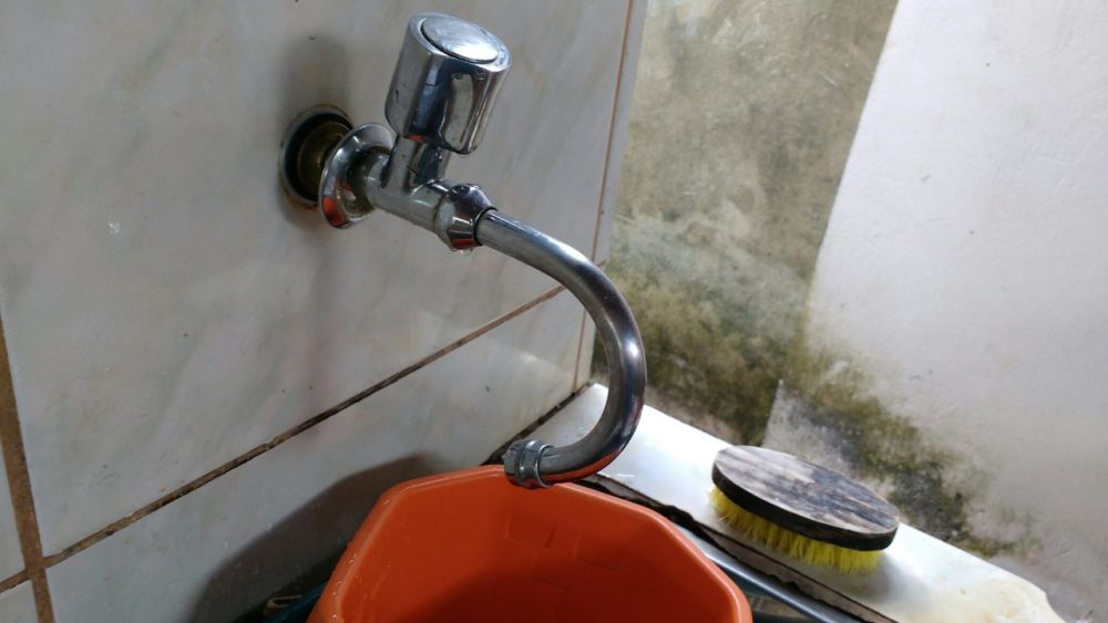 7 Potret Kitchen Sink dan Wastafel yang Dipasang Ngasal, Bikin Kesal