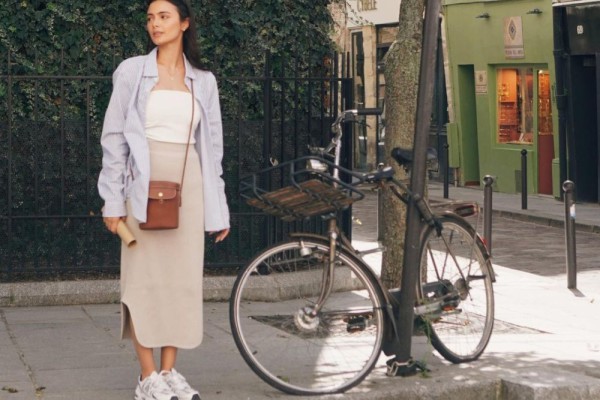 9 Momen Liburan Amanda Rawles di Paris, Jalan-Jalan Keliling Kota!
