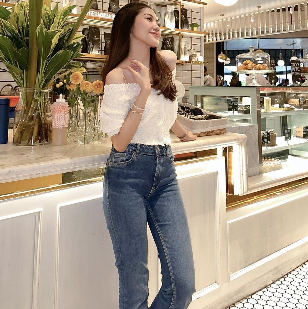 8 OOTD Casual White ala Selebgram Shasa Zhania, Cocok Buat Daily!