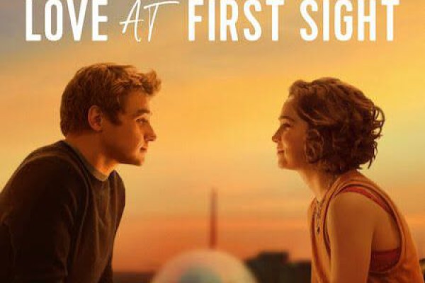 9 Perbedaan Besar Film Love at First Sight dengan Novel