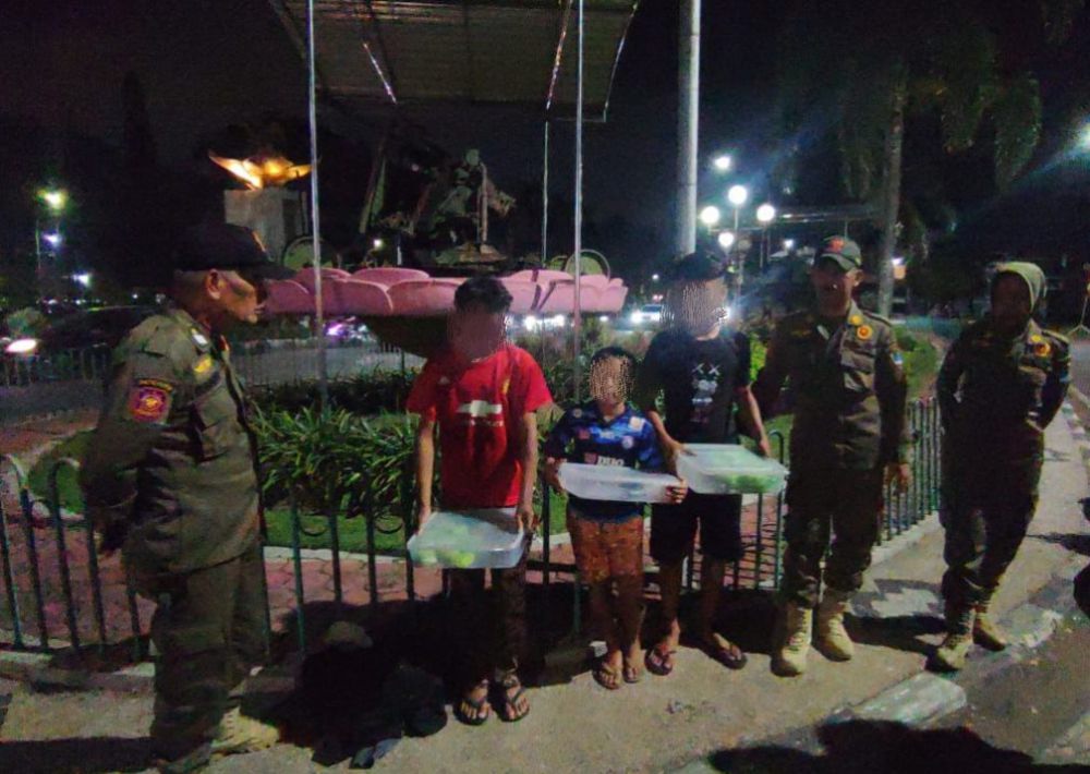 Marak Anak Jualan Kue di Kota Malang, Ternyata untuk Game Online