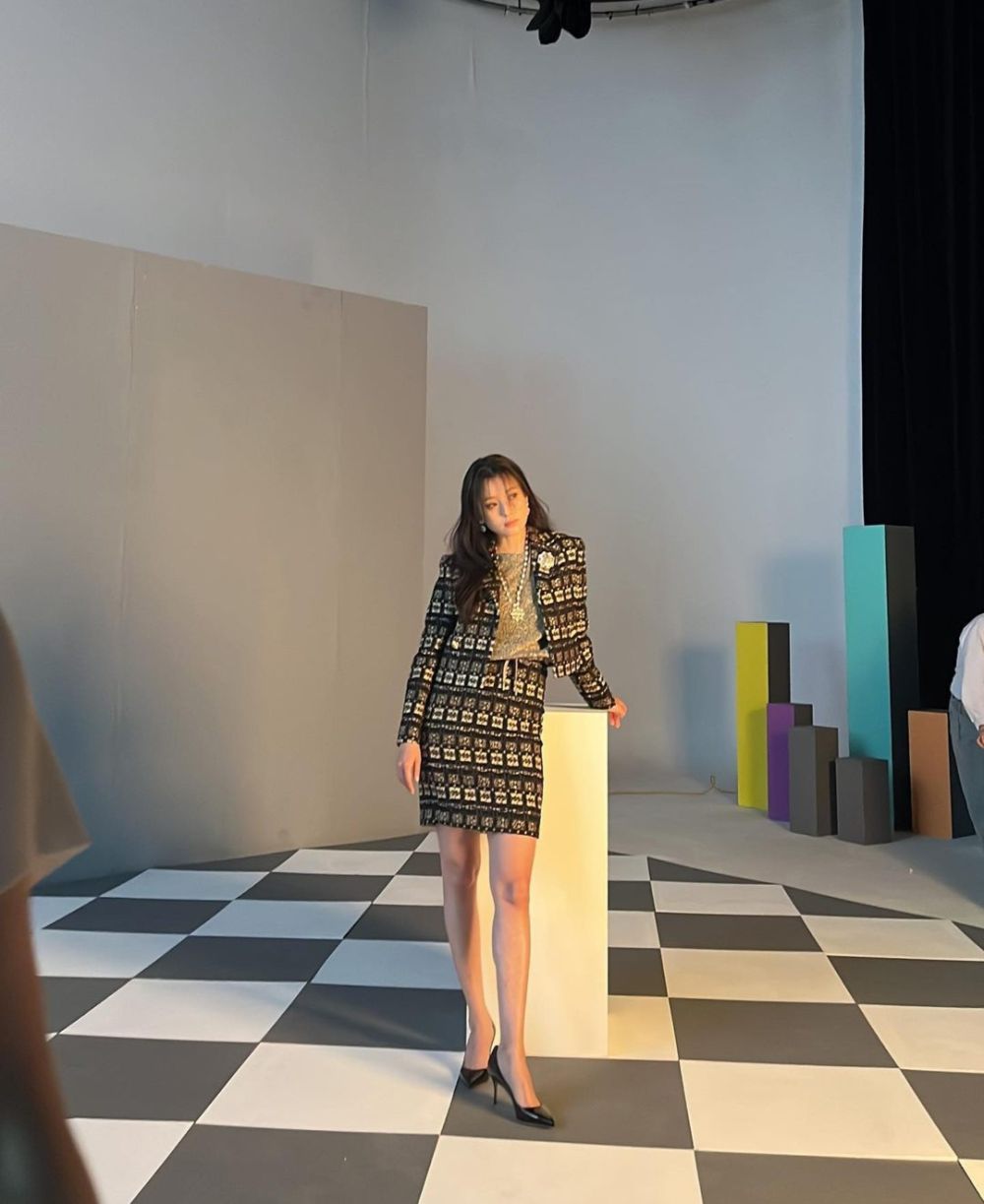 9 Inspirasi Outfit ala Han Hyo Joo, Ibu Kim Bongseok di Drakor Moving