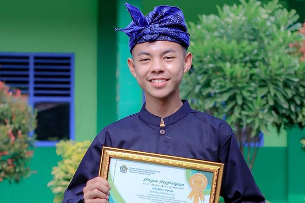 10 Potret Derlin, Kreator Viral yang Giat Bekerja pada Usia Remaja