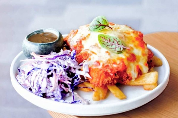 Resep Chicken Schnitzel dengan Mushroom Sauce khas Austria