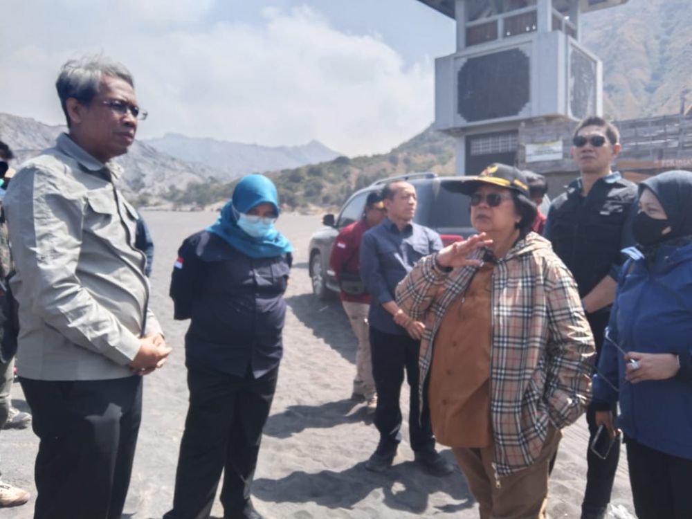 Menteri LHK Sebut Kebakaran Gunung Bromo Mencapai 989 Hektare